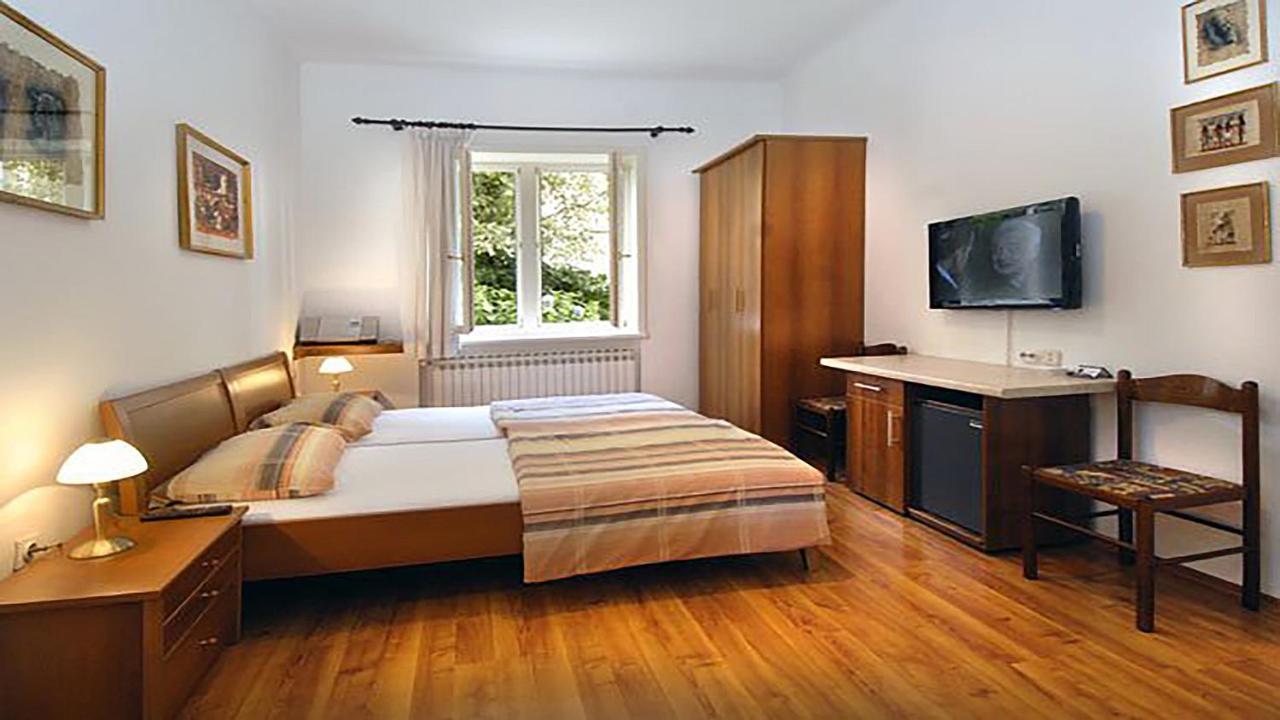 Angela Classic Rooms & Apartments Zagreb Bagian luar foto